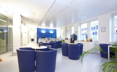 LASIK-Chirurg Optical Express - Augen Lasern Berlin